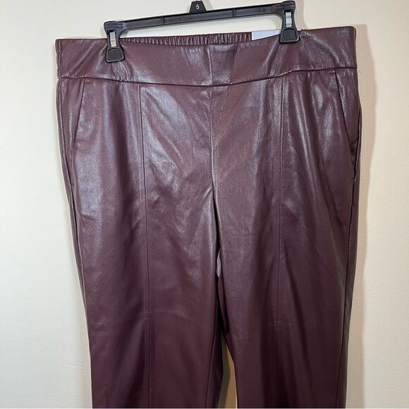 ✨ Chico’s Women’s Brown Faux Leather Pull-On Straight Leg Crop Pants 2.5 NWT - Picture 2 of 11